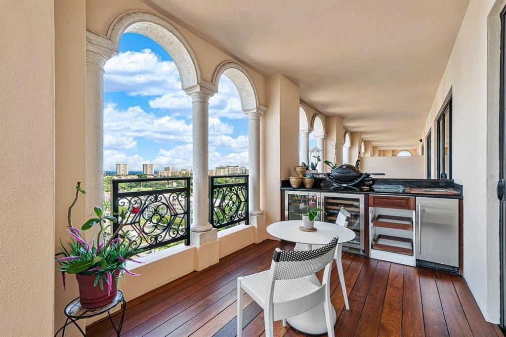 200 EAST PALMETTO PARK CO - Residential