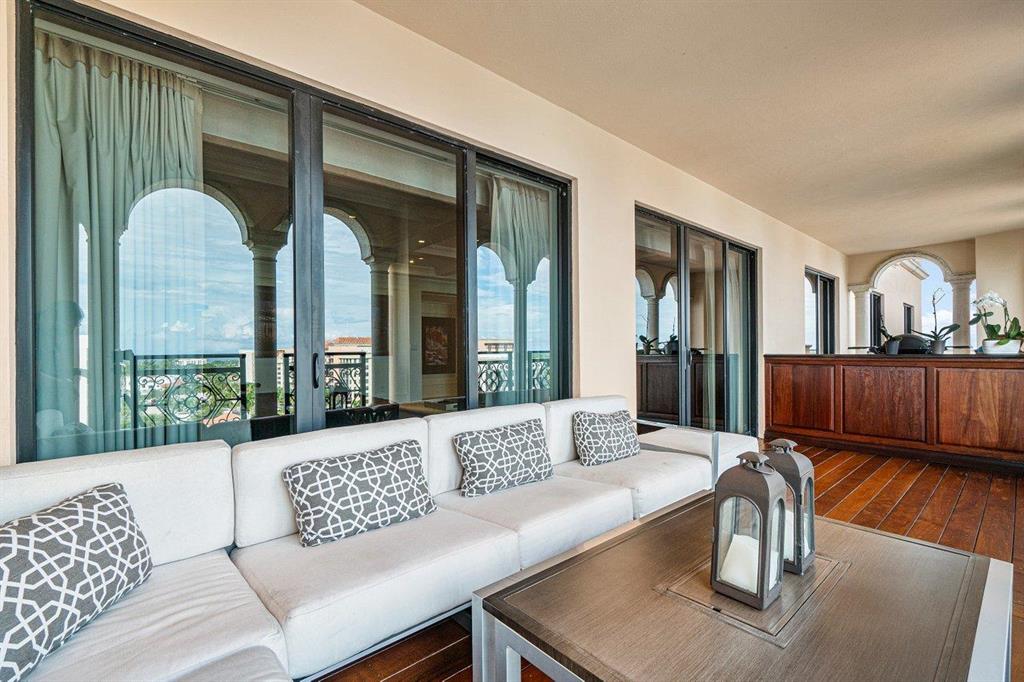 200 EAST PALMETTO PARK CO - Residential