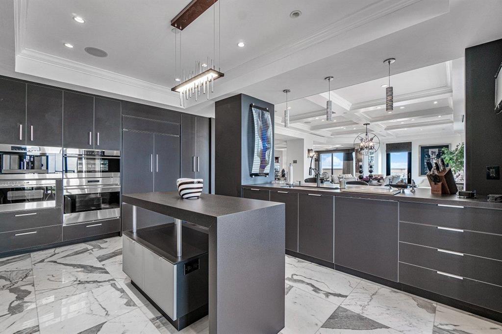 200 EAST PALMETTO PARK CO - Residential