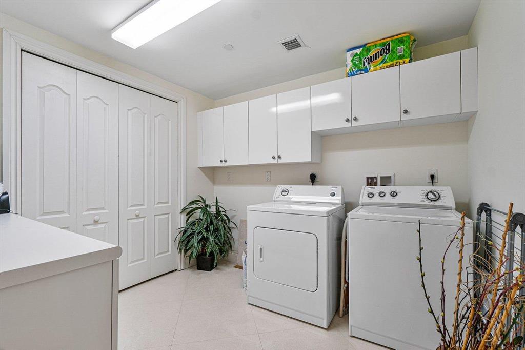 200 EAST PALMETTO PARK CO - Residential