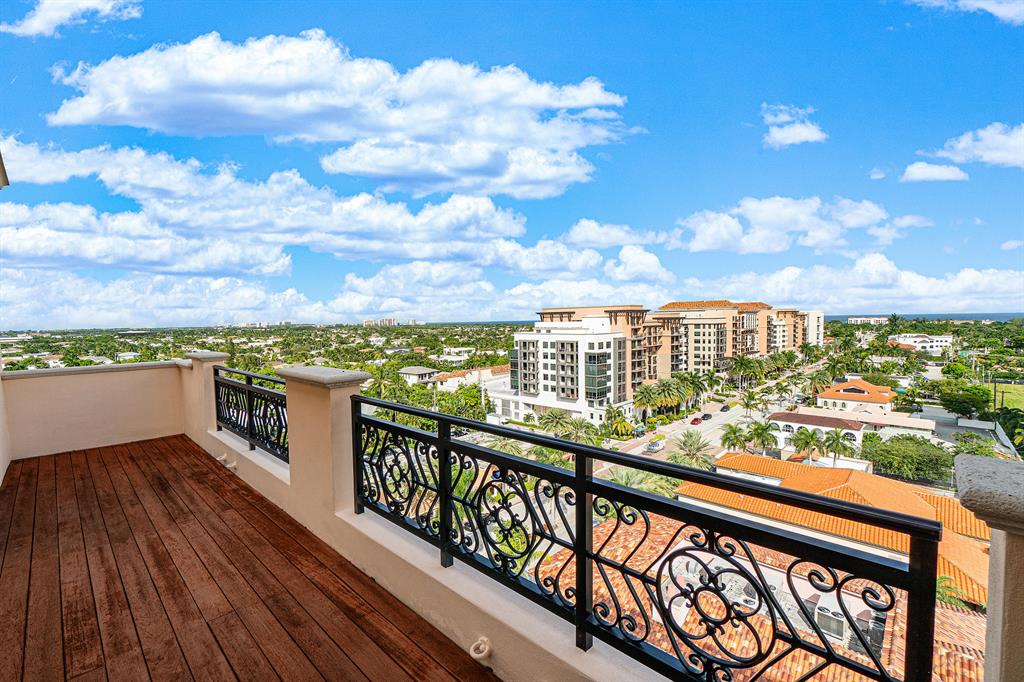 200 EAST PALMETTO PARK CO - Residential