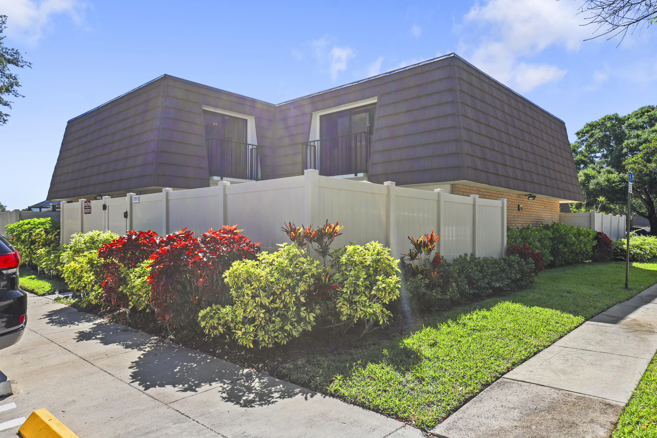 HERITAGE VILLAGE OF P B LAKES - Residential