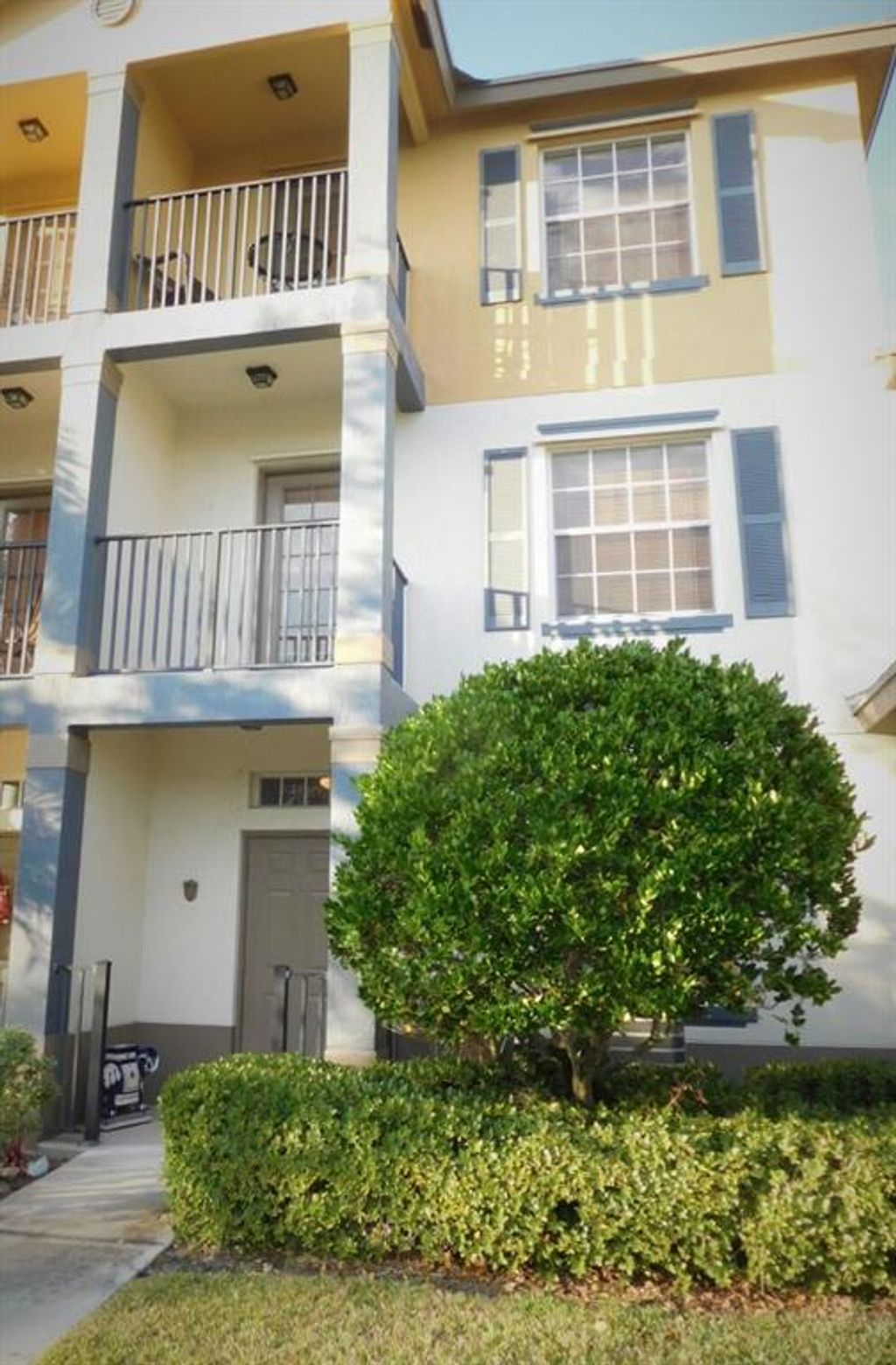 Photo of 2105 SE Fern Park Drive #2105, Port Saint Lucie, FL 34952 (MLS # R10741703)