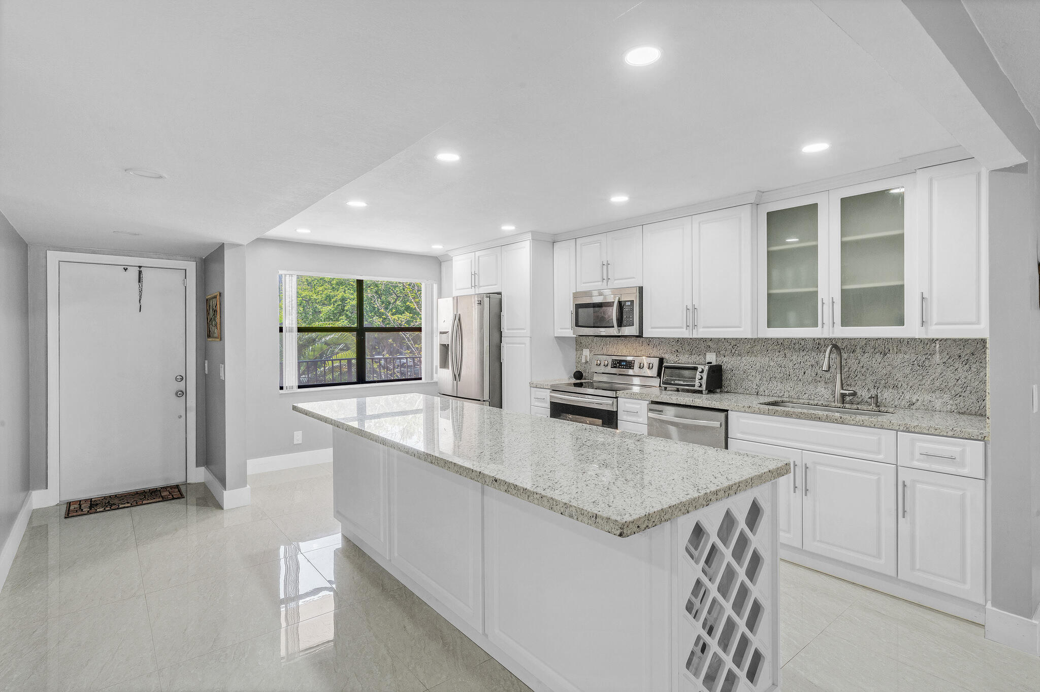 SUNRISE LAKES 183 CONDO - Residential