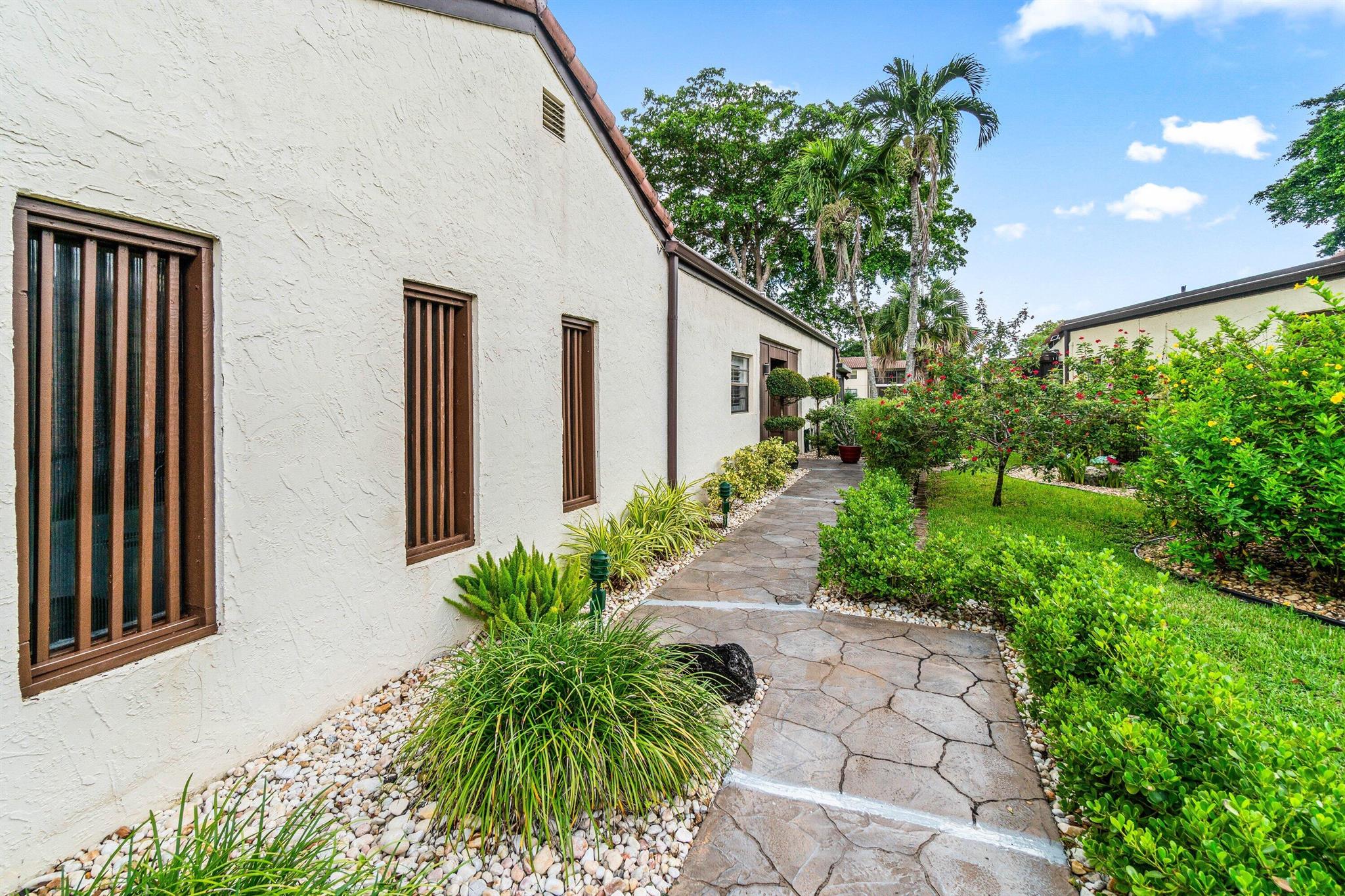 GLADES OF BOCA LAGO CONDO - Residential