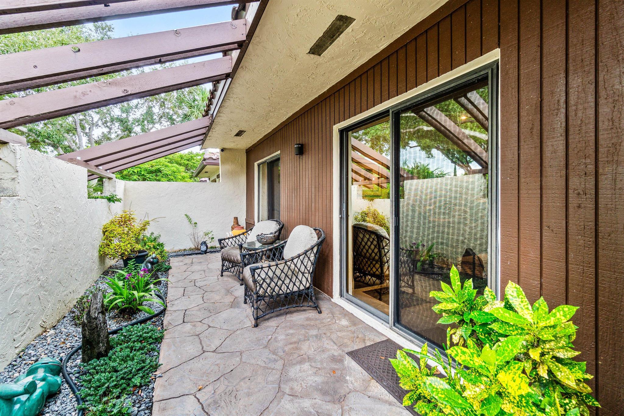 21693 Arriba Real 24-B