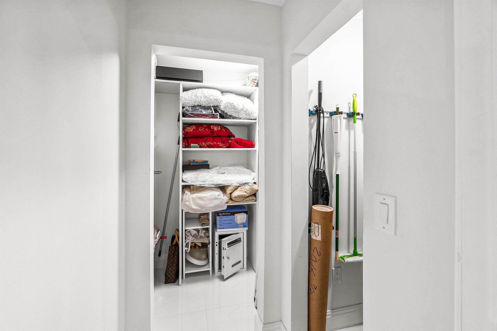 GLADES OF BOCA LAGO CONDO - Residential