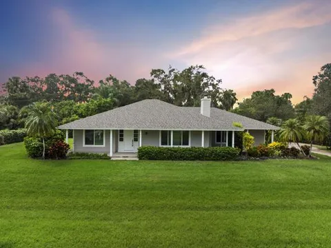 445 45th Court, Vero Beach, FL MLS: R11083509