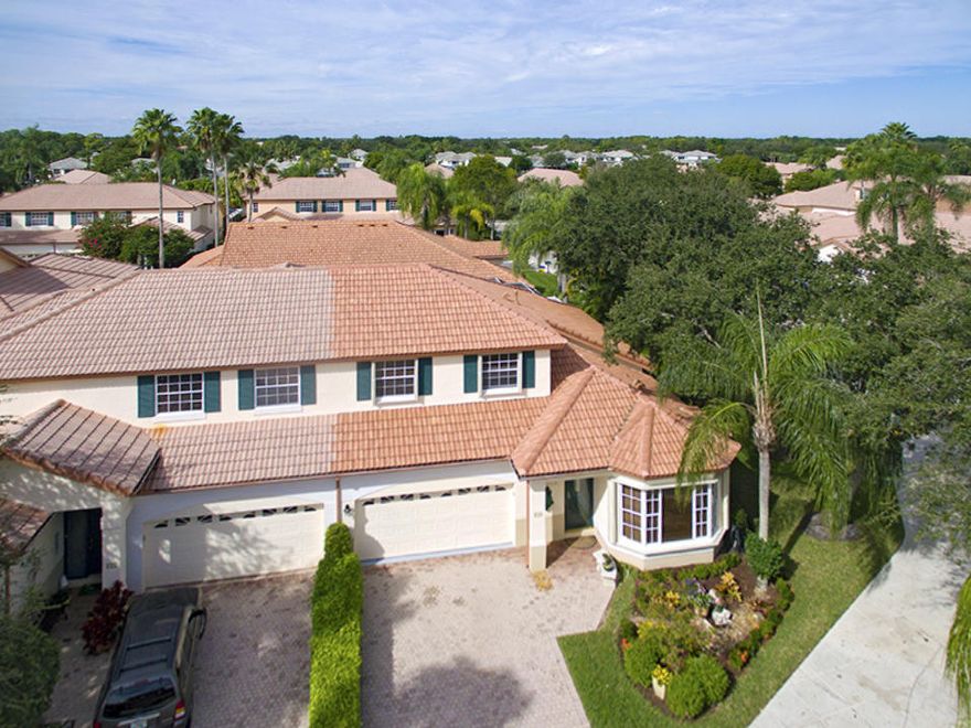 BEAUTIFUL Chardonnay model is brimming with elegance, gorgeous hardwood floors plus a 1st floor master suite! The open and spacious great room with soaring ceilings overlooks a fully-screened and charming courtyard that invites quiet lounging. Cook’s love the well-planned kitchen with gas range and granite tops that opens to the great room and long dining space with granite bar for entertaining.  A gorgeous front room with multi-paned bay window is convertible for office, den, dining or sitting. Upstairs features a big loft. Lots of windows grace this corner home with perfect east/west exposure and a no maintenance “courtyard turf” for pet-friendly and carefree year-round or seasonal use. Also included: 2014 roof, 2007 AC, 2013 shutters. seasonal use. Also included: 2014 roof, 2007 AC, 2013 
shutters.