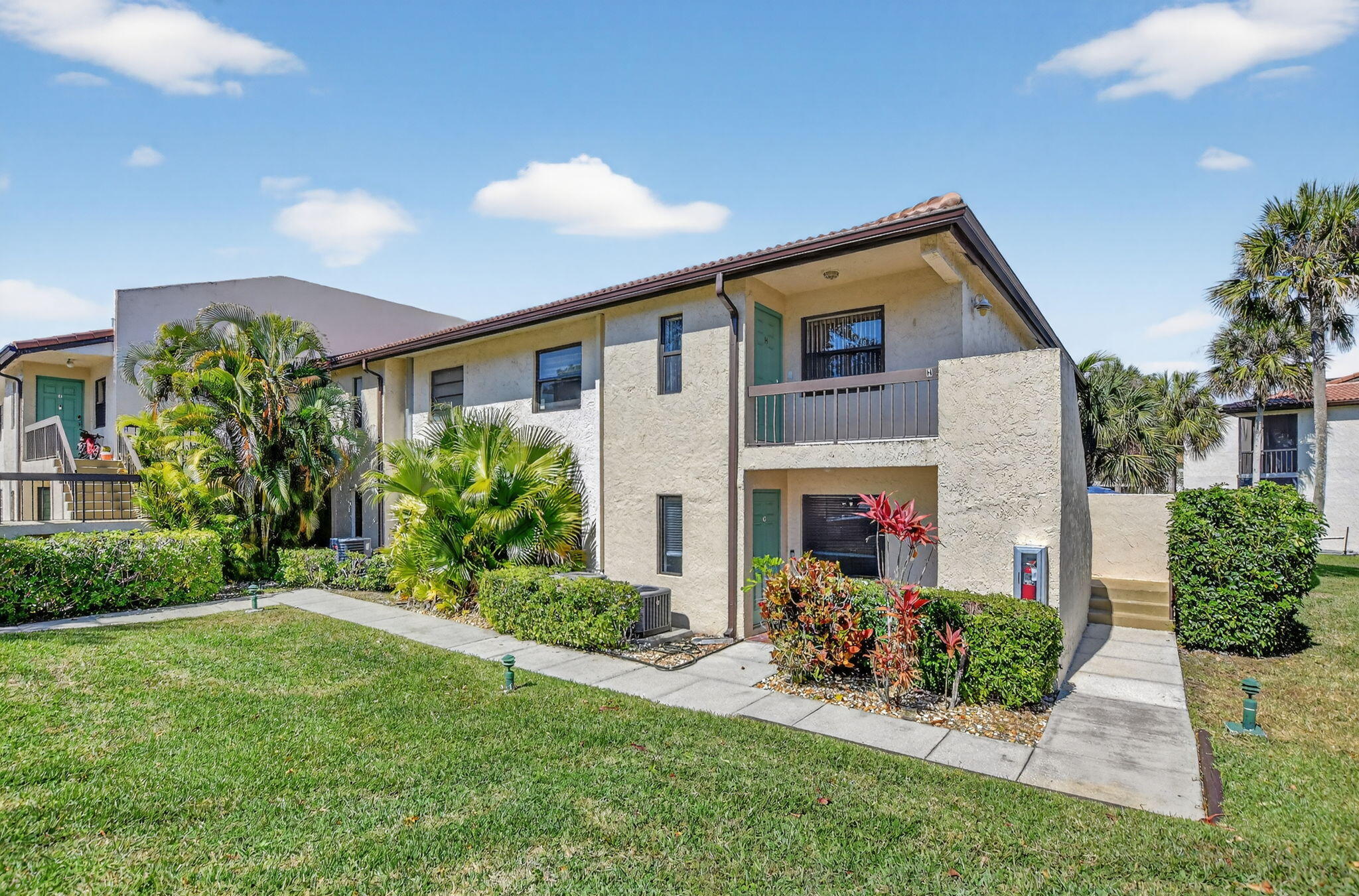 HORIZONS OF BOCA LAGO CONDO - Residential Lease