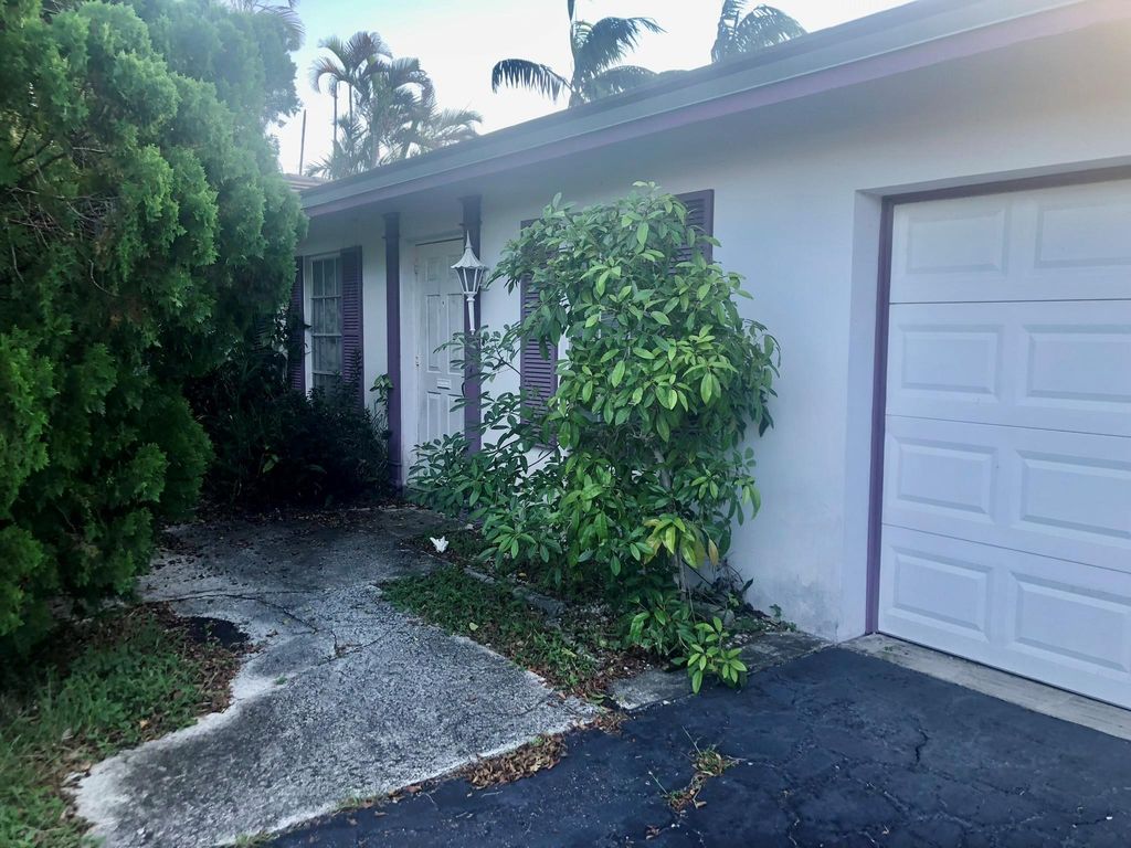 Photo of 4721 Bayview Drive, Fort Lauderdale, FL 33308 (MLS # F10464454)