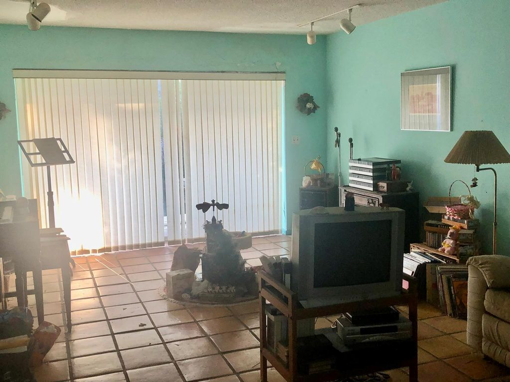 Photo of 4721 Bayview Drive, Fort Lauderdale, FL 33308 (MLS # F10464454)