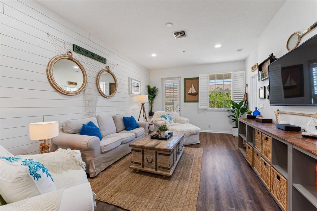 SANDPIPER COVE AT BOTANICA CONDO - Residential