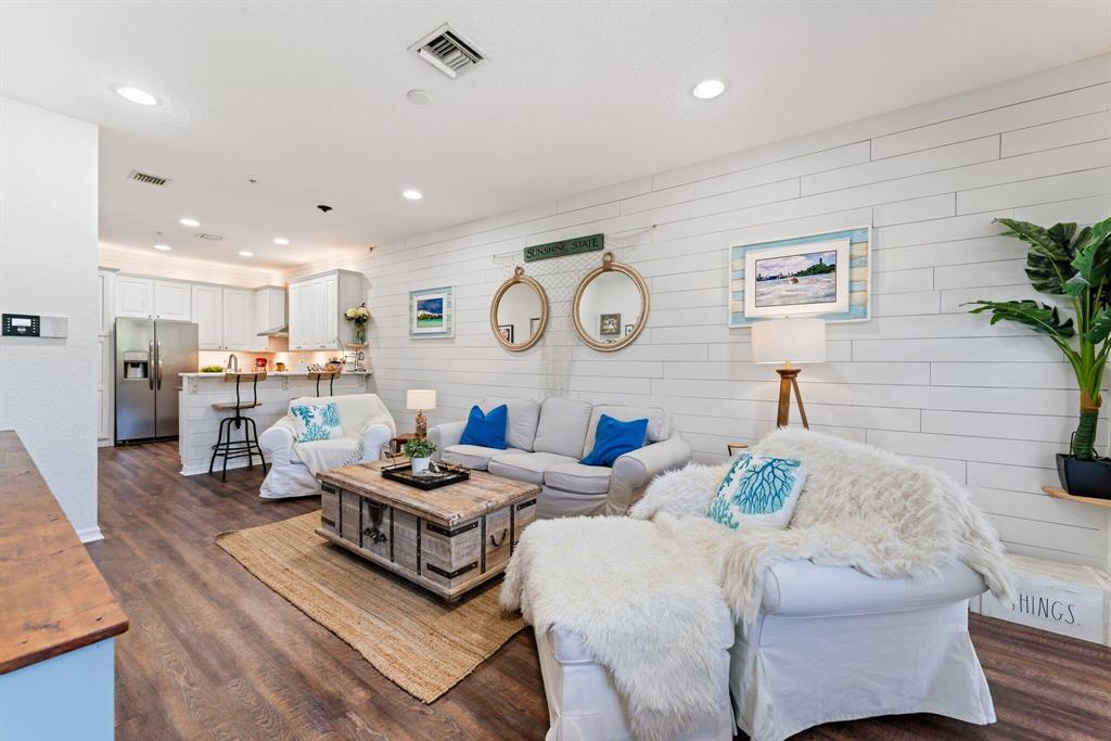 SANDPIPER COVE AT BOTANICA CONDO - Residential