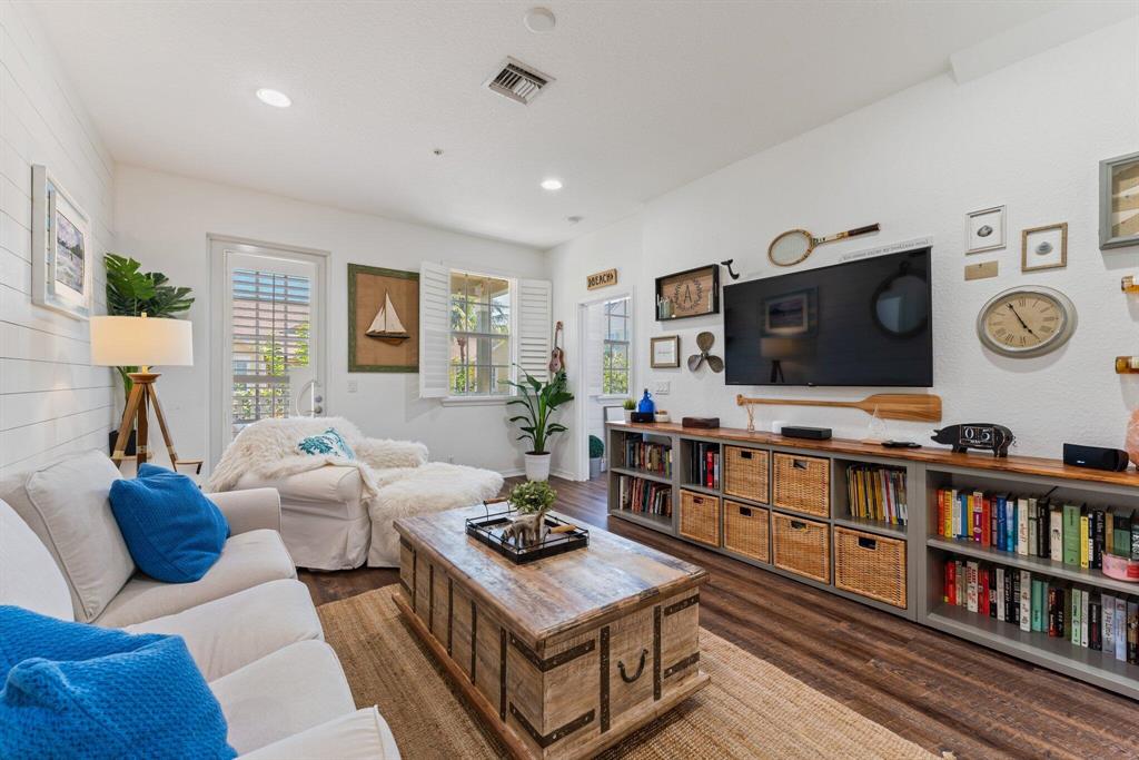 SANDPIPER COVE AT BOTANICA CONDO - Residential