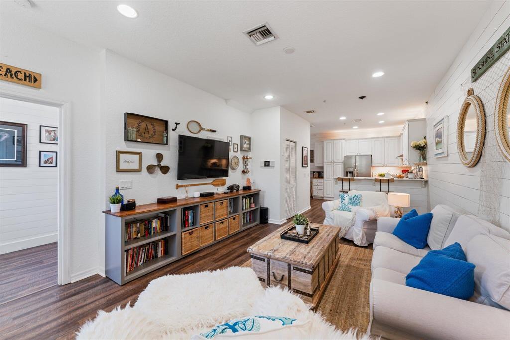 SANDPIPER COVE AT BOTANICA CONDO - Residential