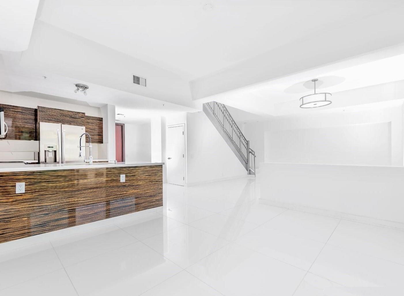 9499 Collins Avenue Ph-04