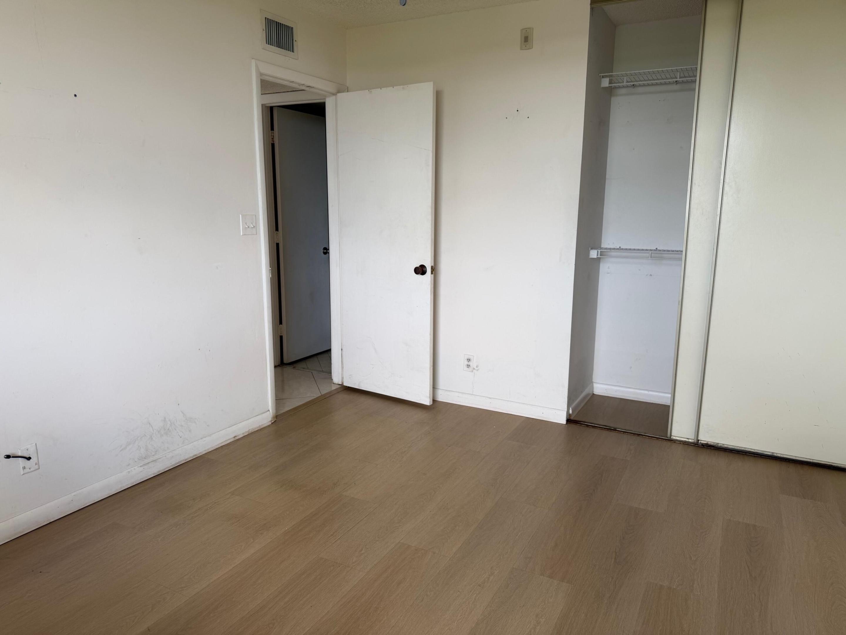 APPLEWOOD VILLAGE II-D CONDO - Residential