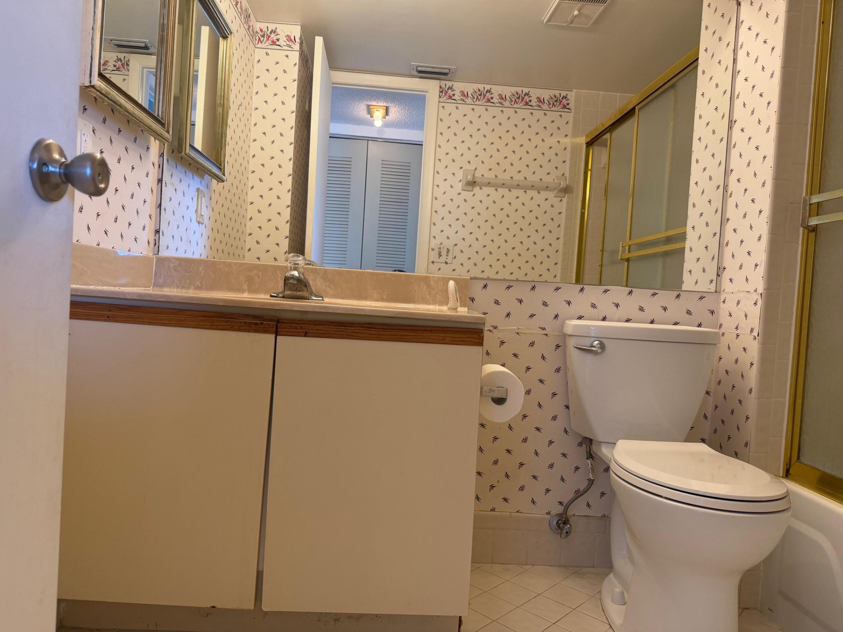 APPLEWOOD VILLAGE II-D CONDO - Residential