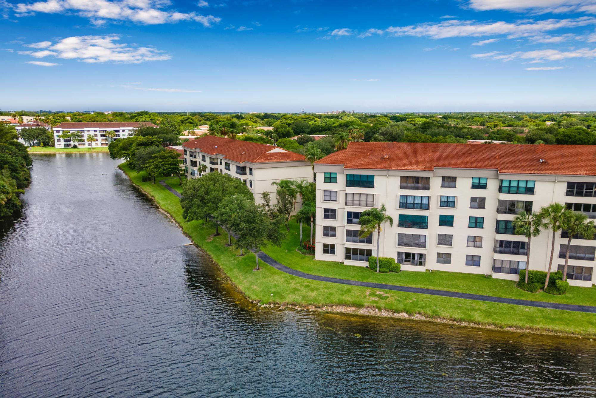 APPLEWOOD VILLAGE II-D CONDO - Residential