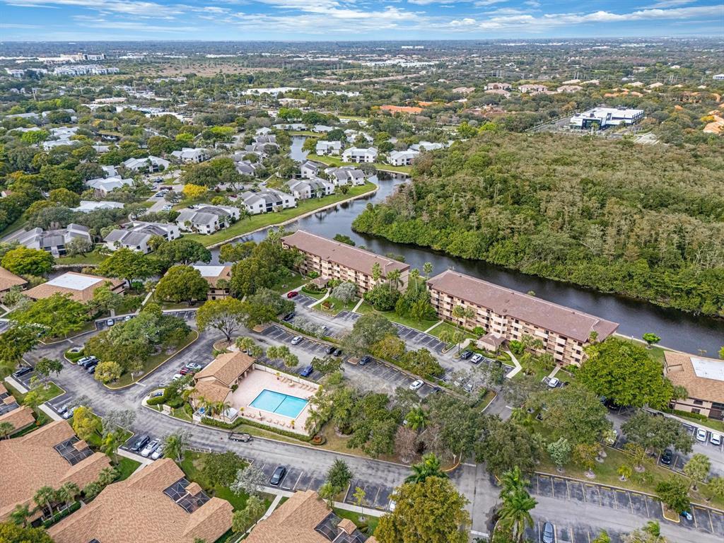 APPLEWOOD VILLAGE II-D CONDO - Residential