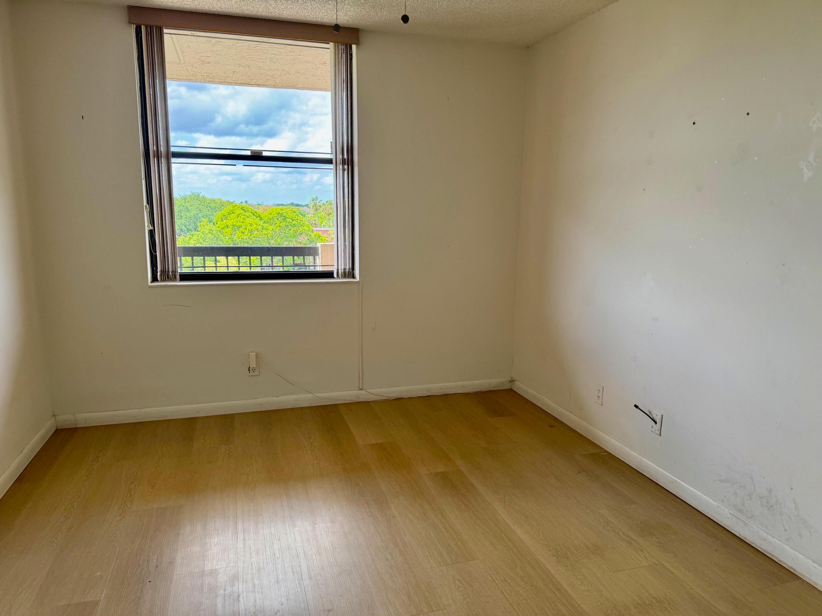 APPLEWOOD VILLAGE II-D CONDO - Residential