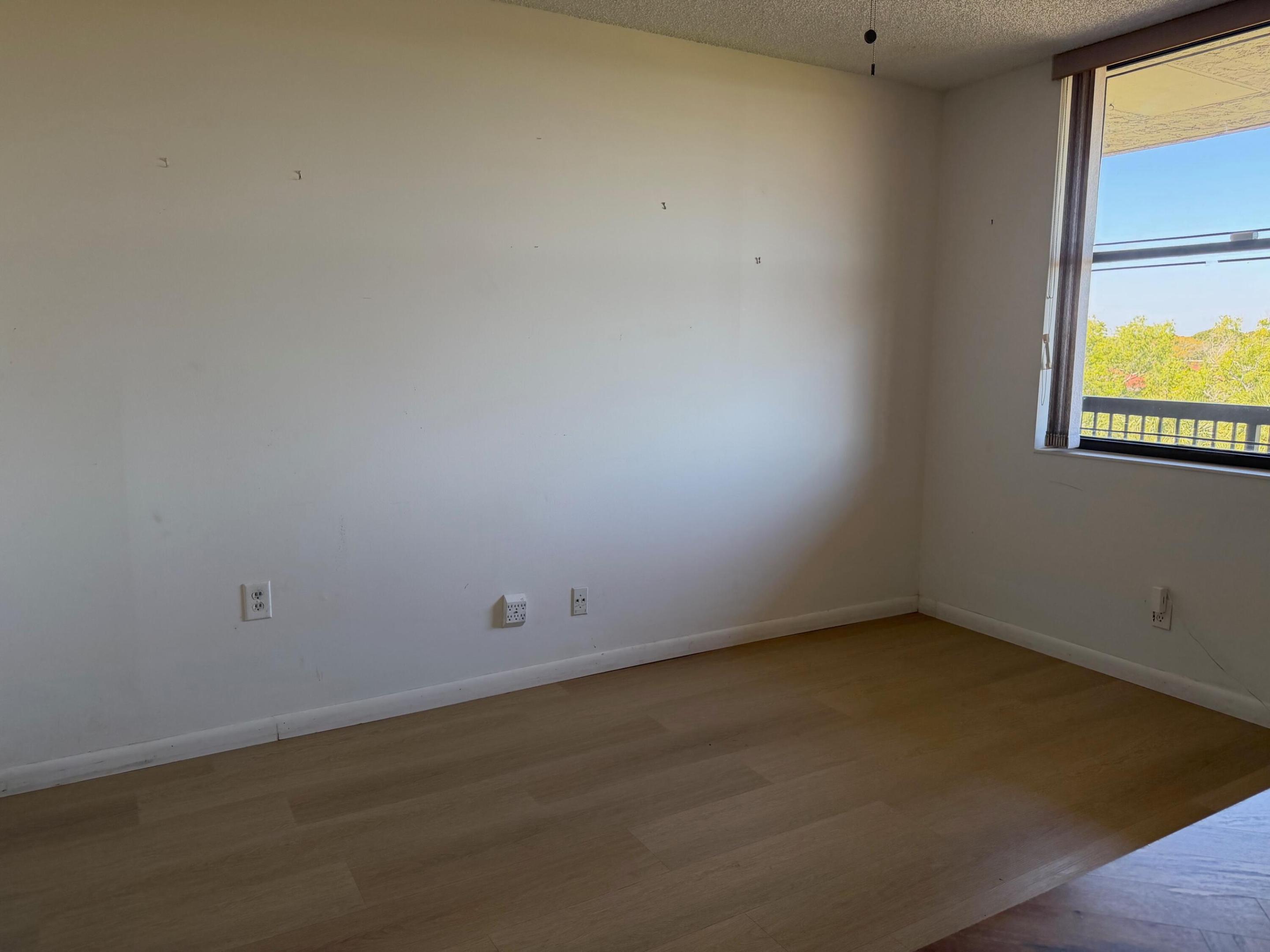 APPLEWOOD VILLAGE II-D CONDO - Residential