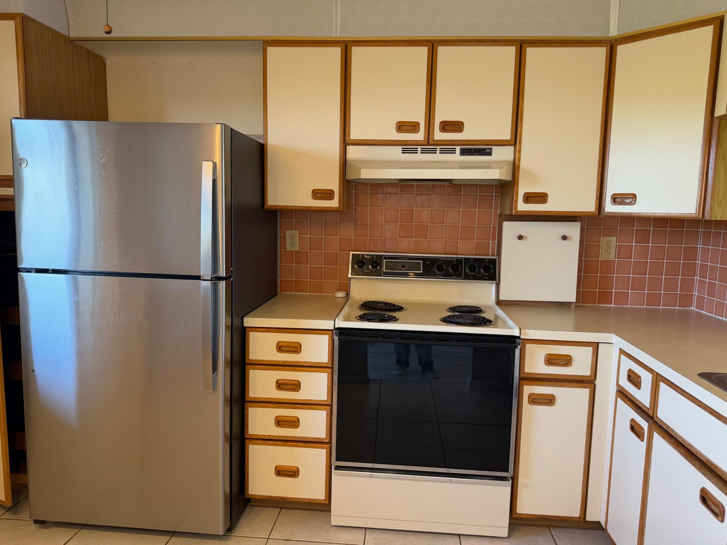 APPLEWOOD VILLAGE II-D CONDO - Residential