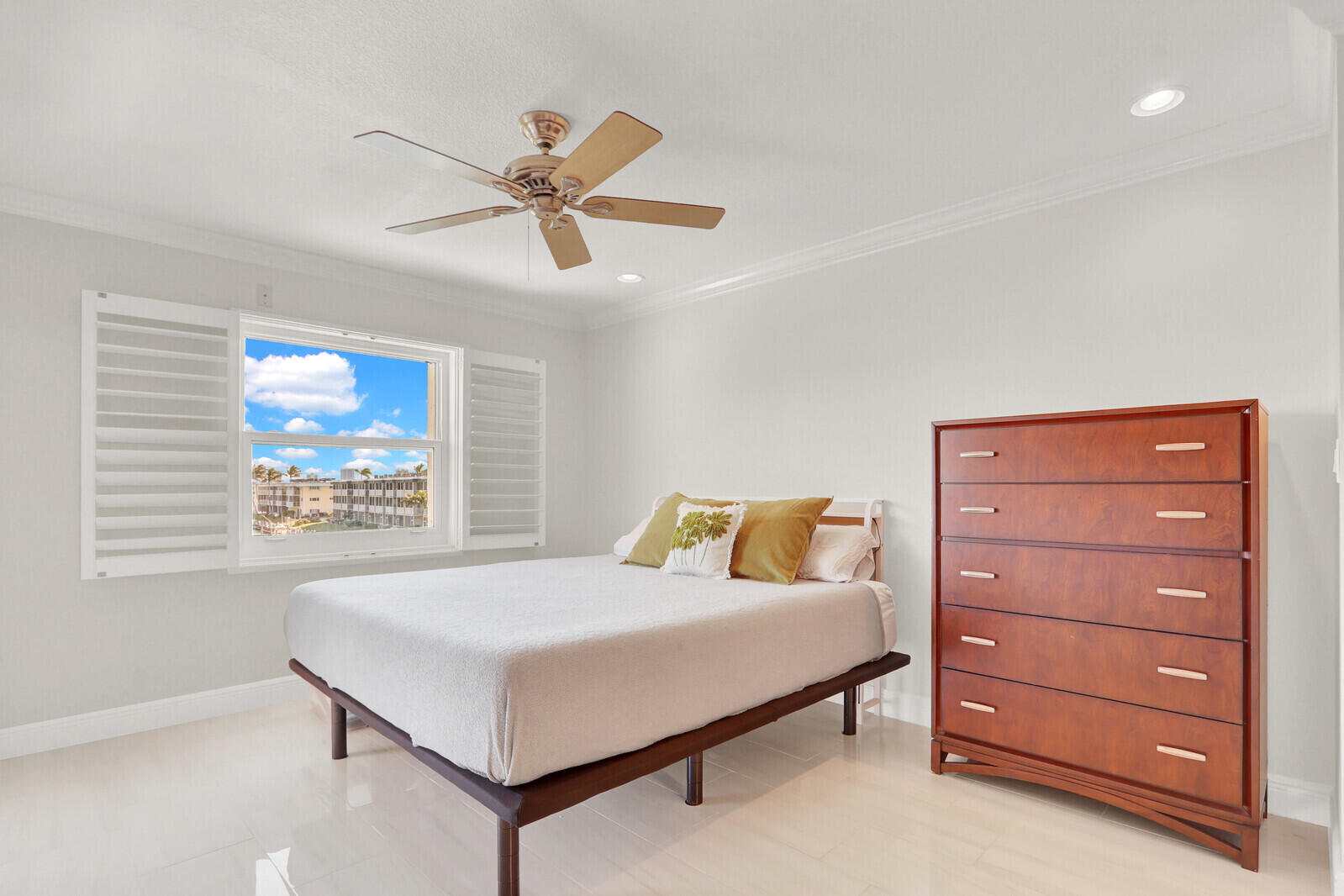 NORTHPORT CONDO APTS - Residential