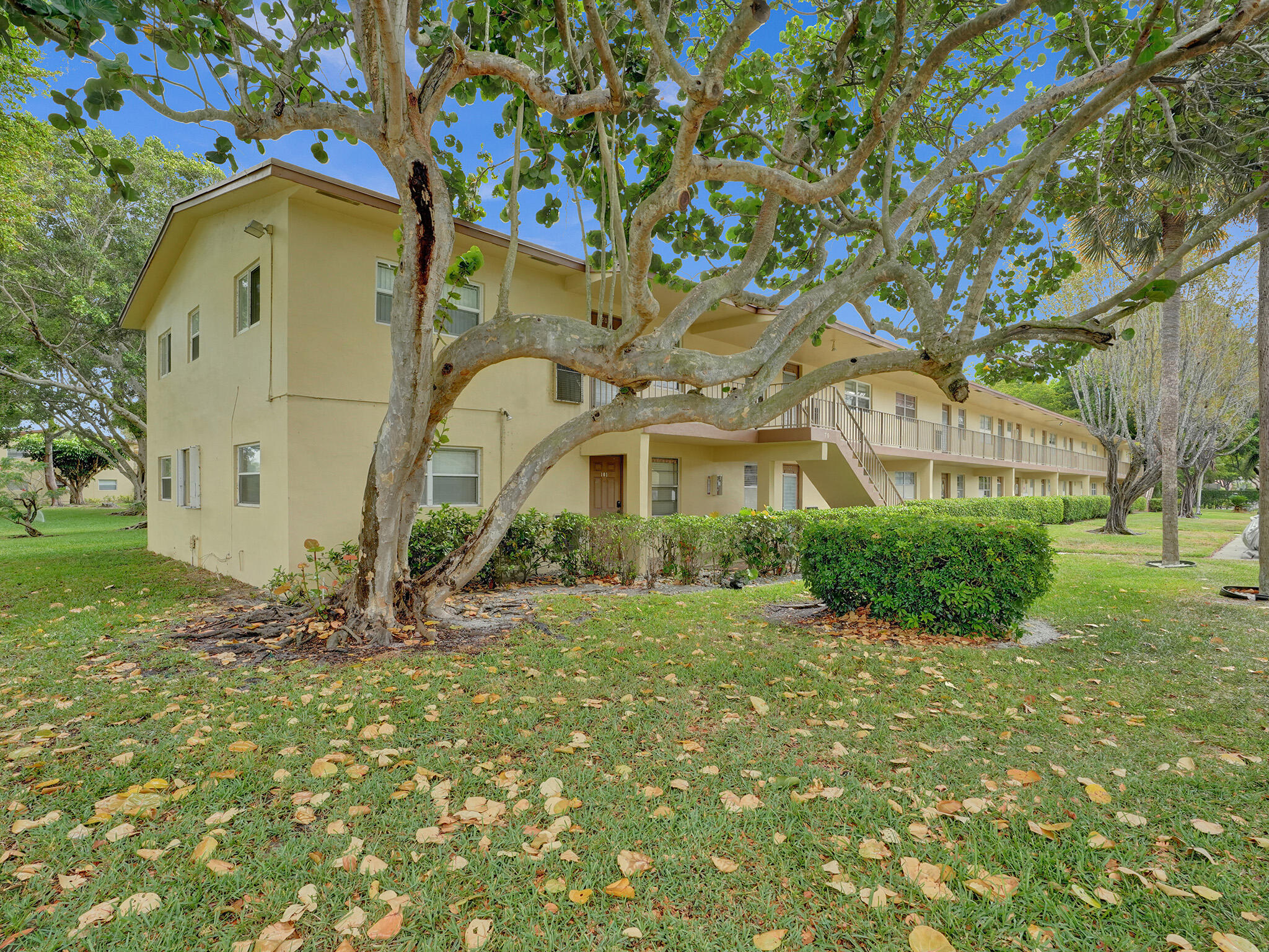 ORIOLE GARDENS THREE 79 CONDO - Residential