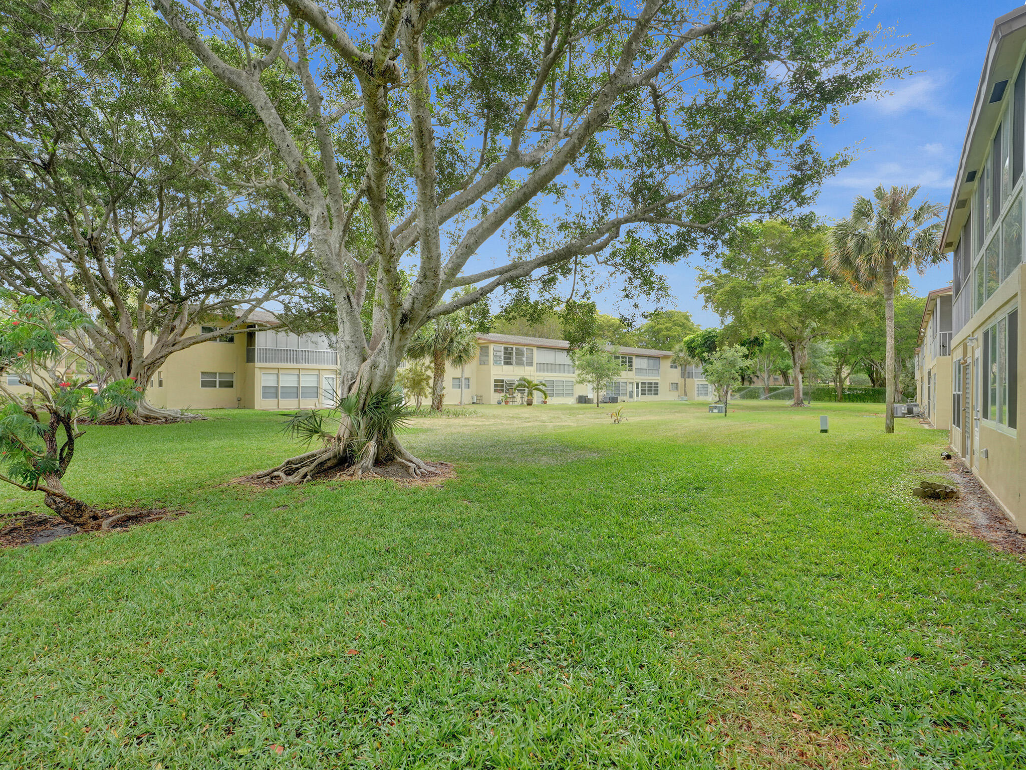 ORIOLE GARDENS THREE 79 CONDO - Residential