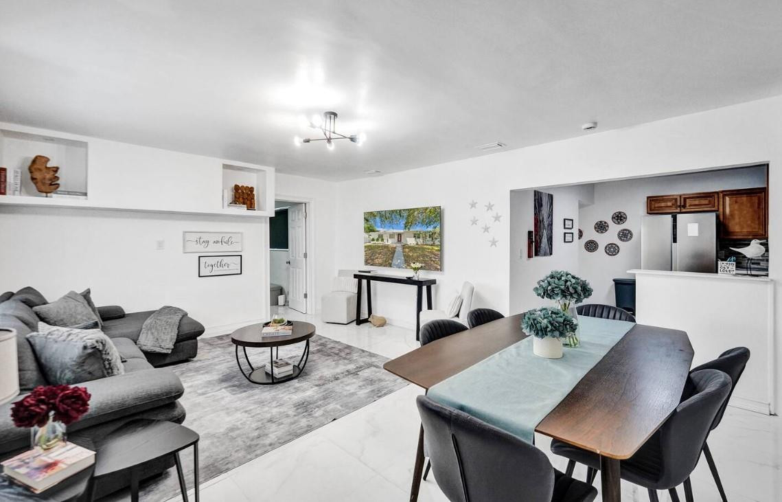 Hollywood 1-21 B - Residential