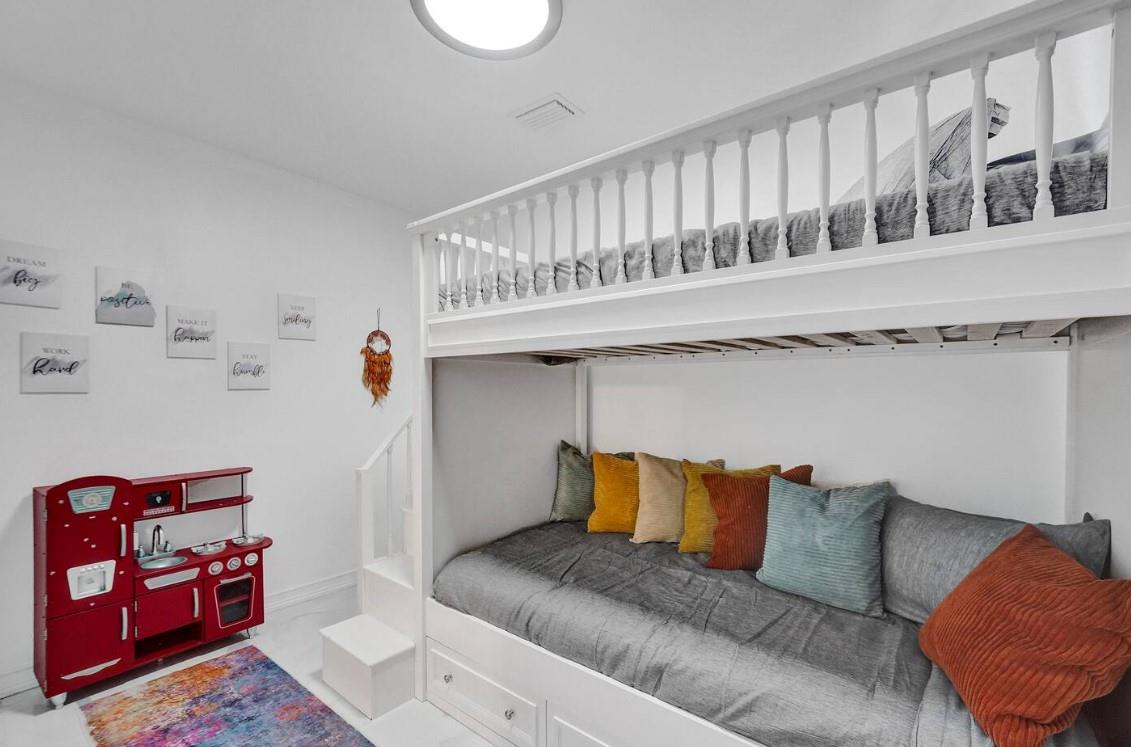 Hollywood 1-21 B - Residential