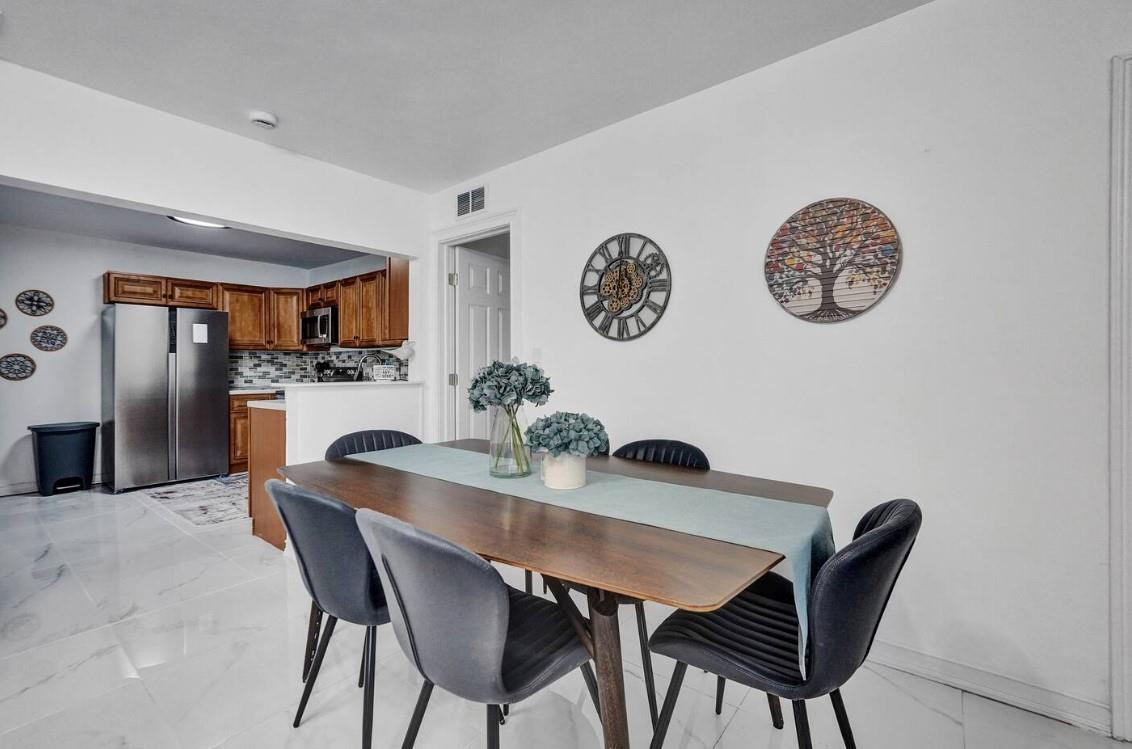 Hollywood 1-21 B - Residential