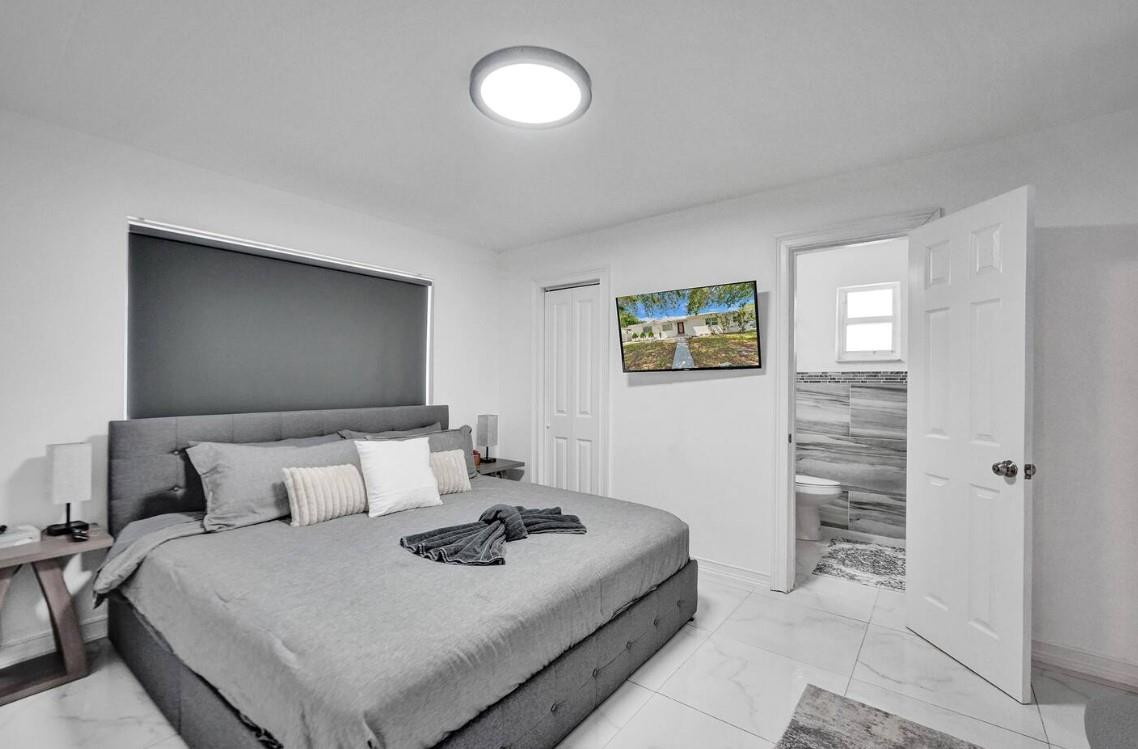 Hollywood 1-21 B - Residential