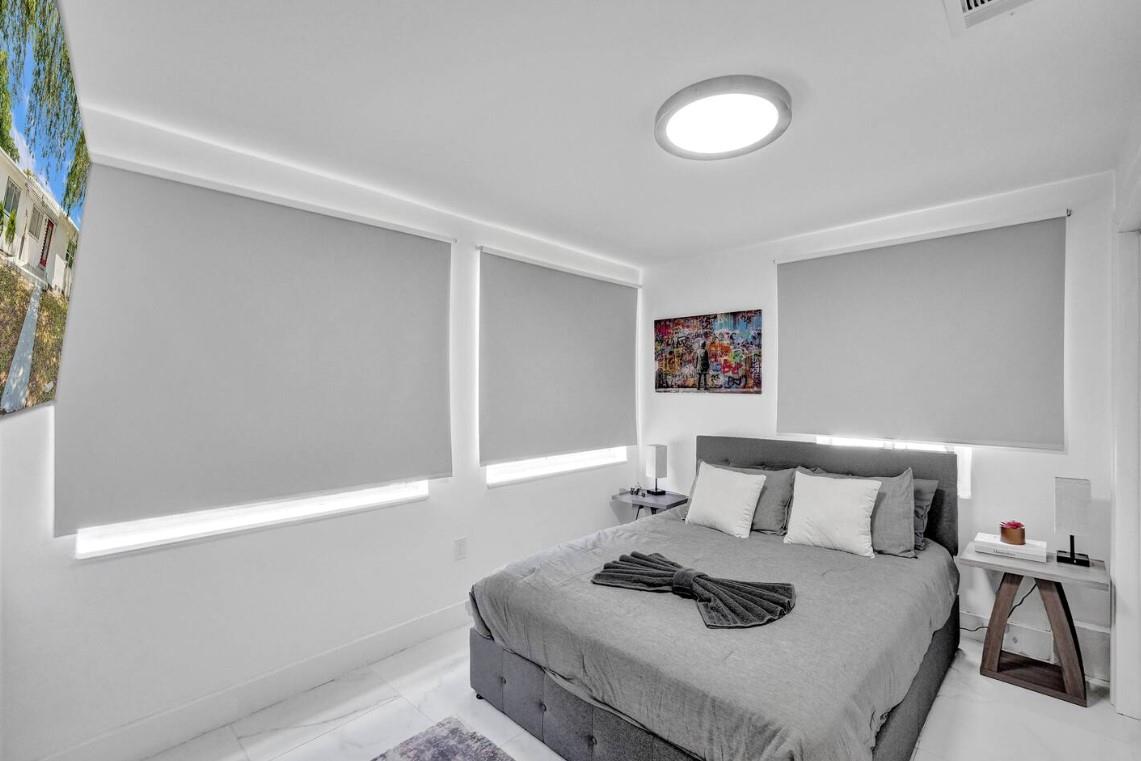 Hollywood 1-21 B - Residential