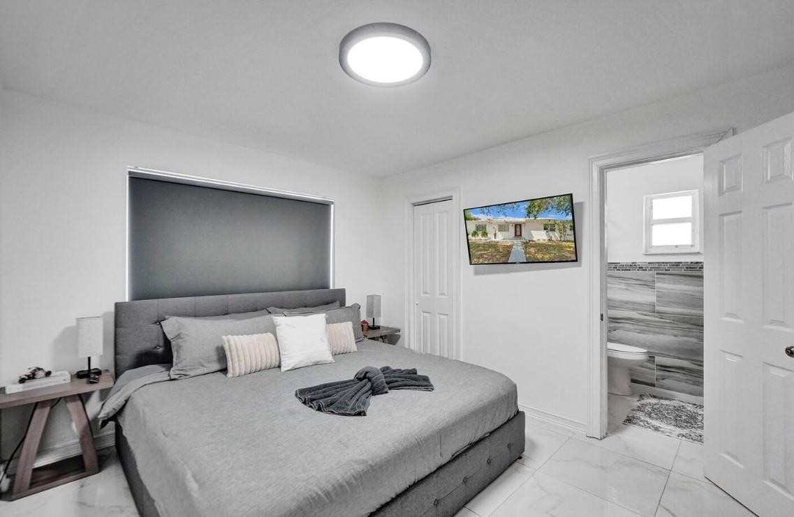 Hollywood 1-21 B - Residential