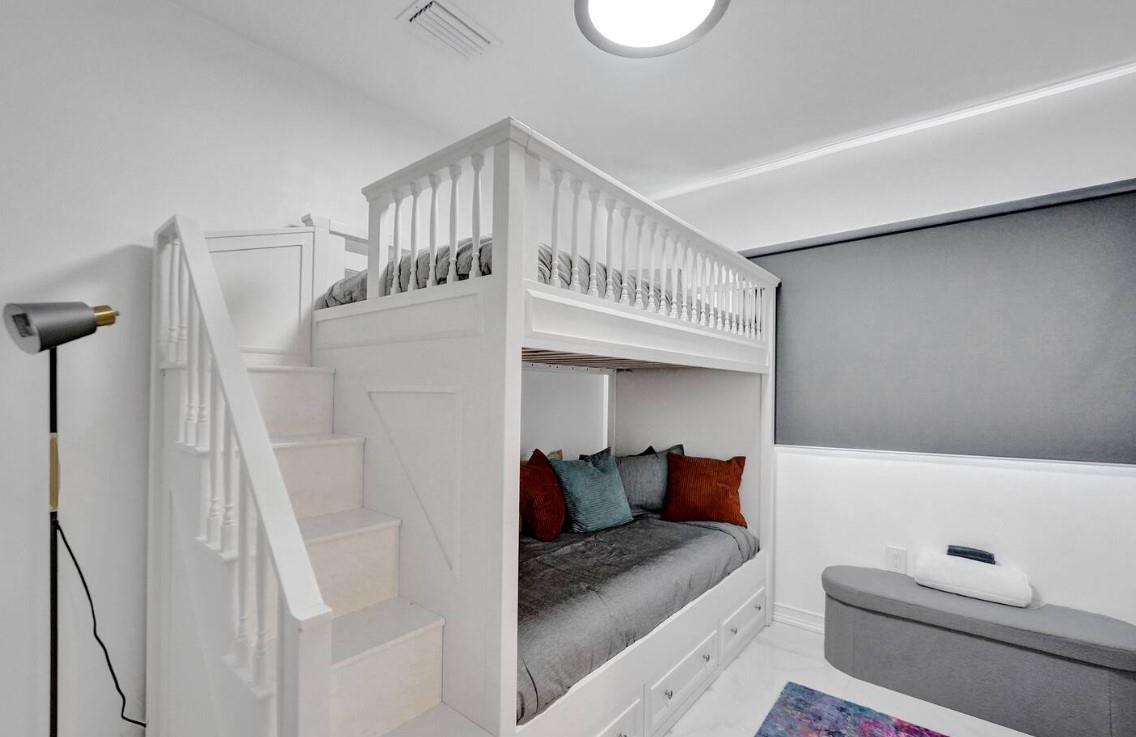 Hollywood 1-21 B - Residential