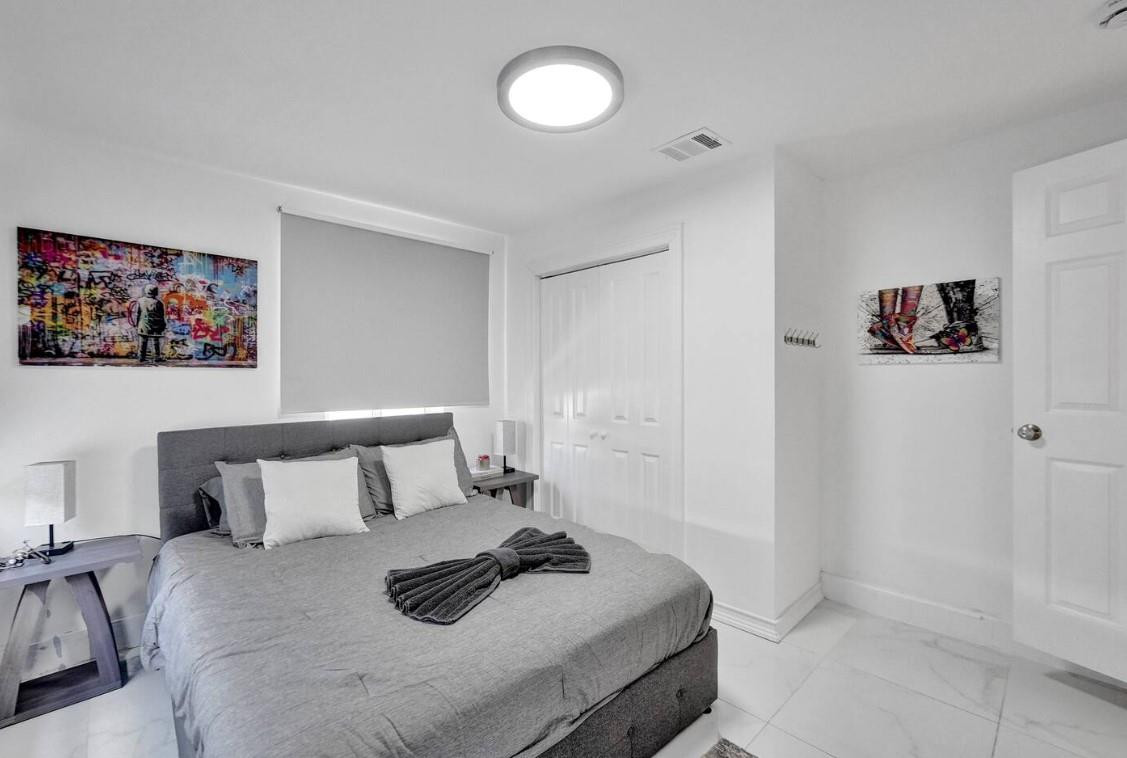 Hollywood 1-21 B - Residential