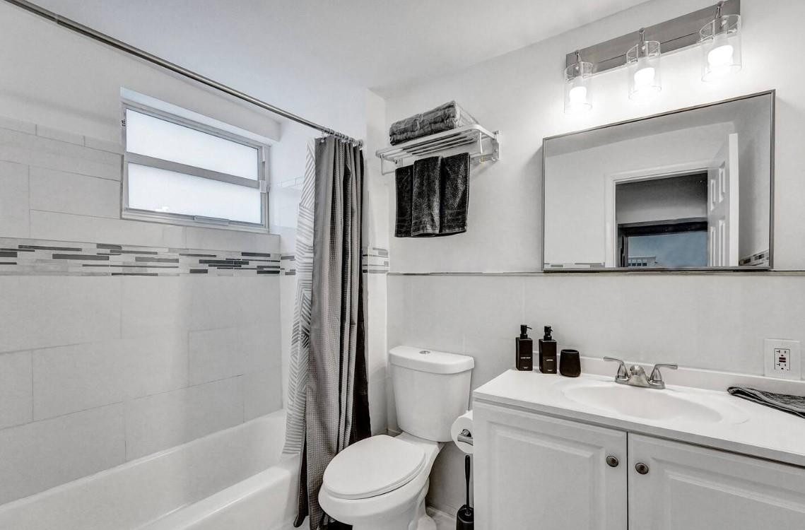 Hollywood 1-21 B - Residential