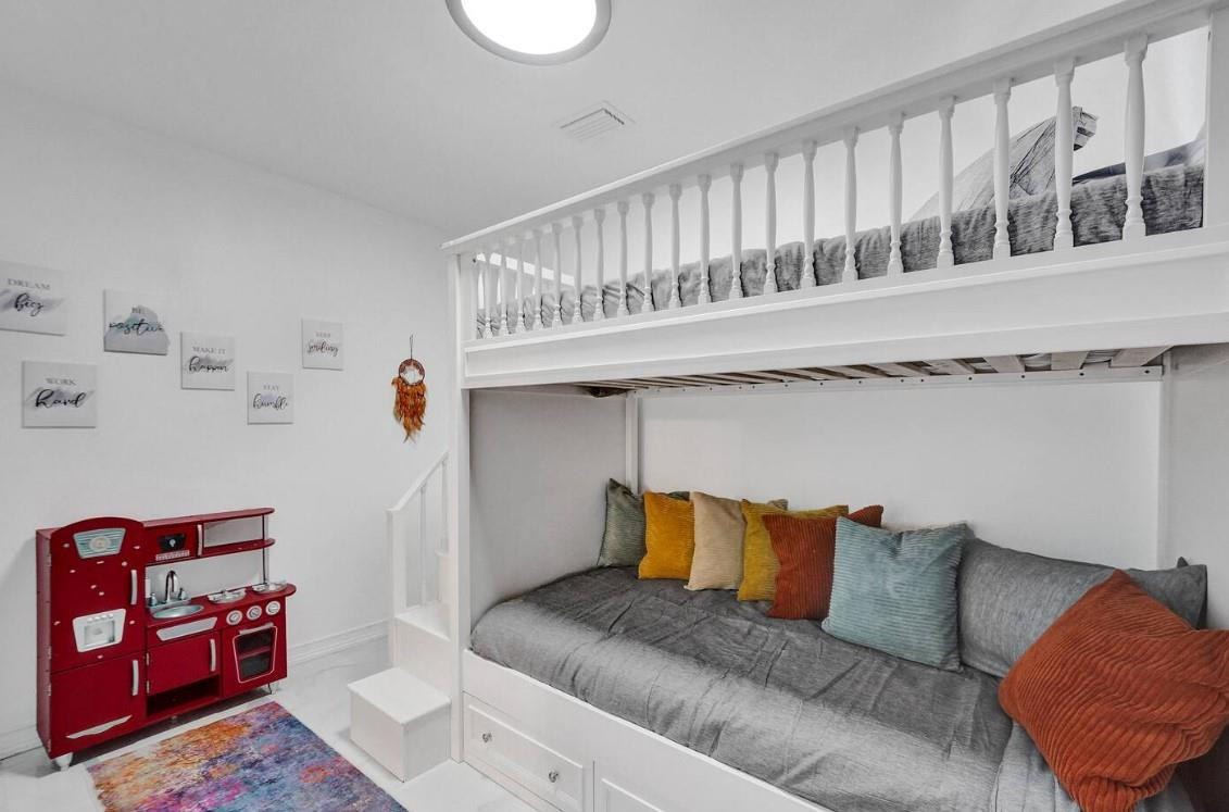 Hollywood 1-21 B - Residential