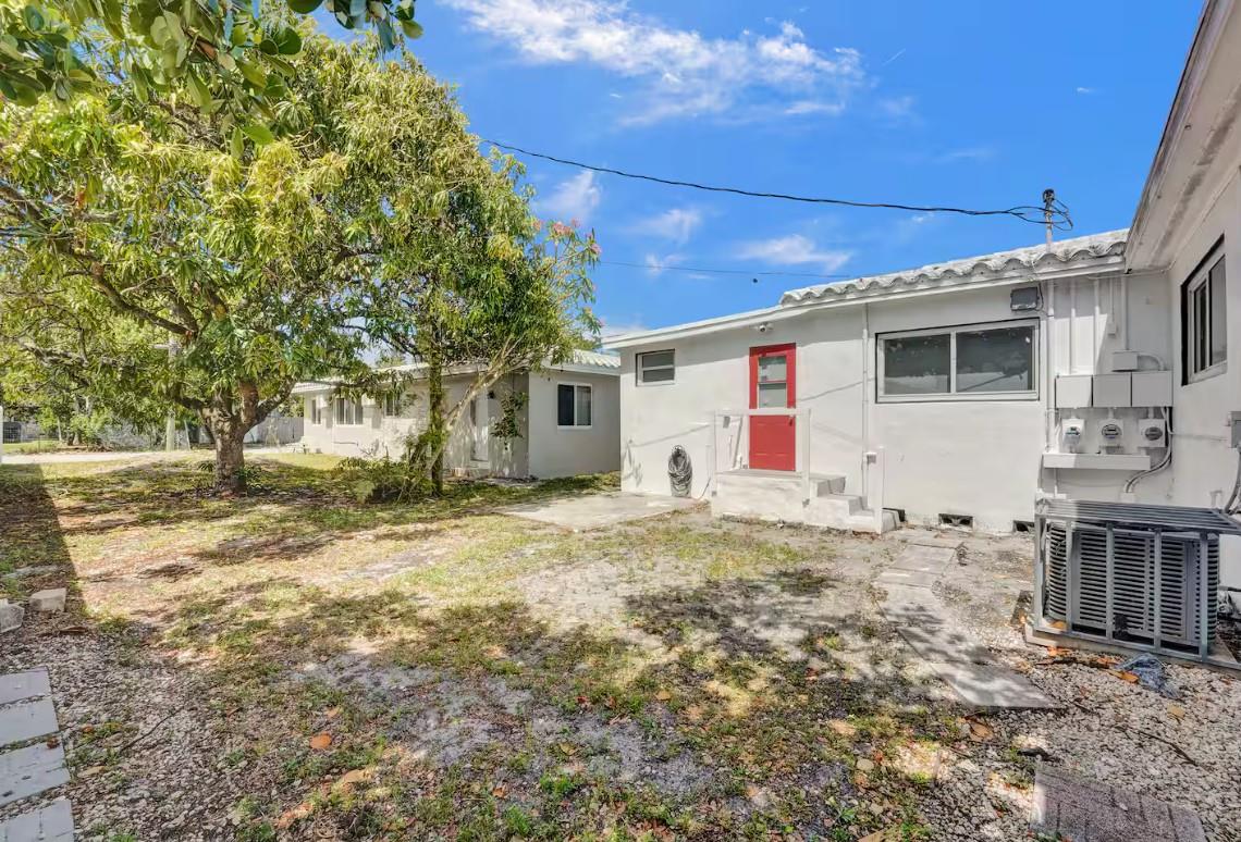 Hollywood 1-21 B - Residential