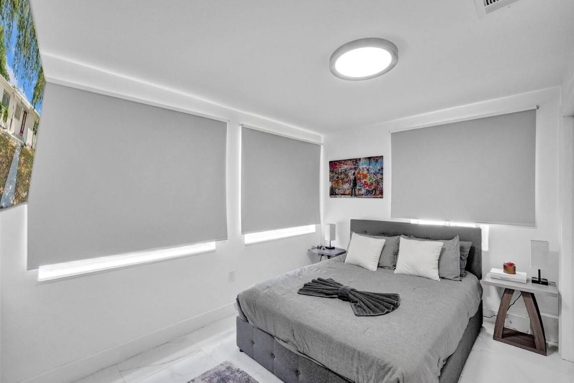 Hollywood 1-21 B - Residential