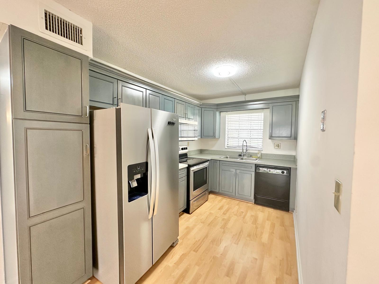 LAKE WINDWOOD CONDO - Residential Lease