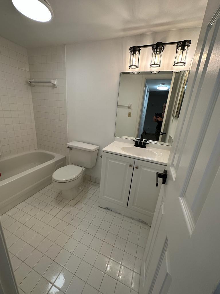 LAKE WINDWOOD CONDO - Residential Lease