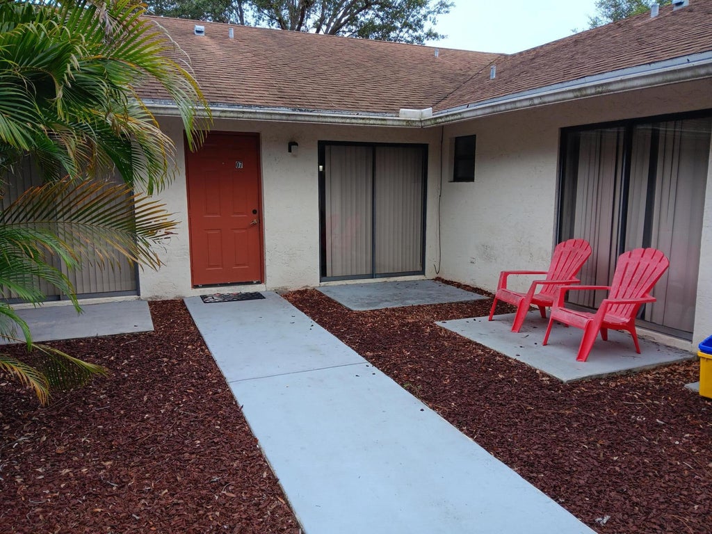 Photo of 1507 HAWTHORNE Place, Wellington, FL 33414 (MLS # B26077776)