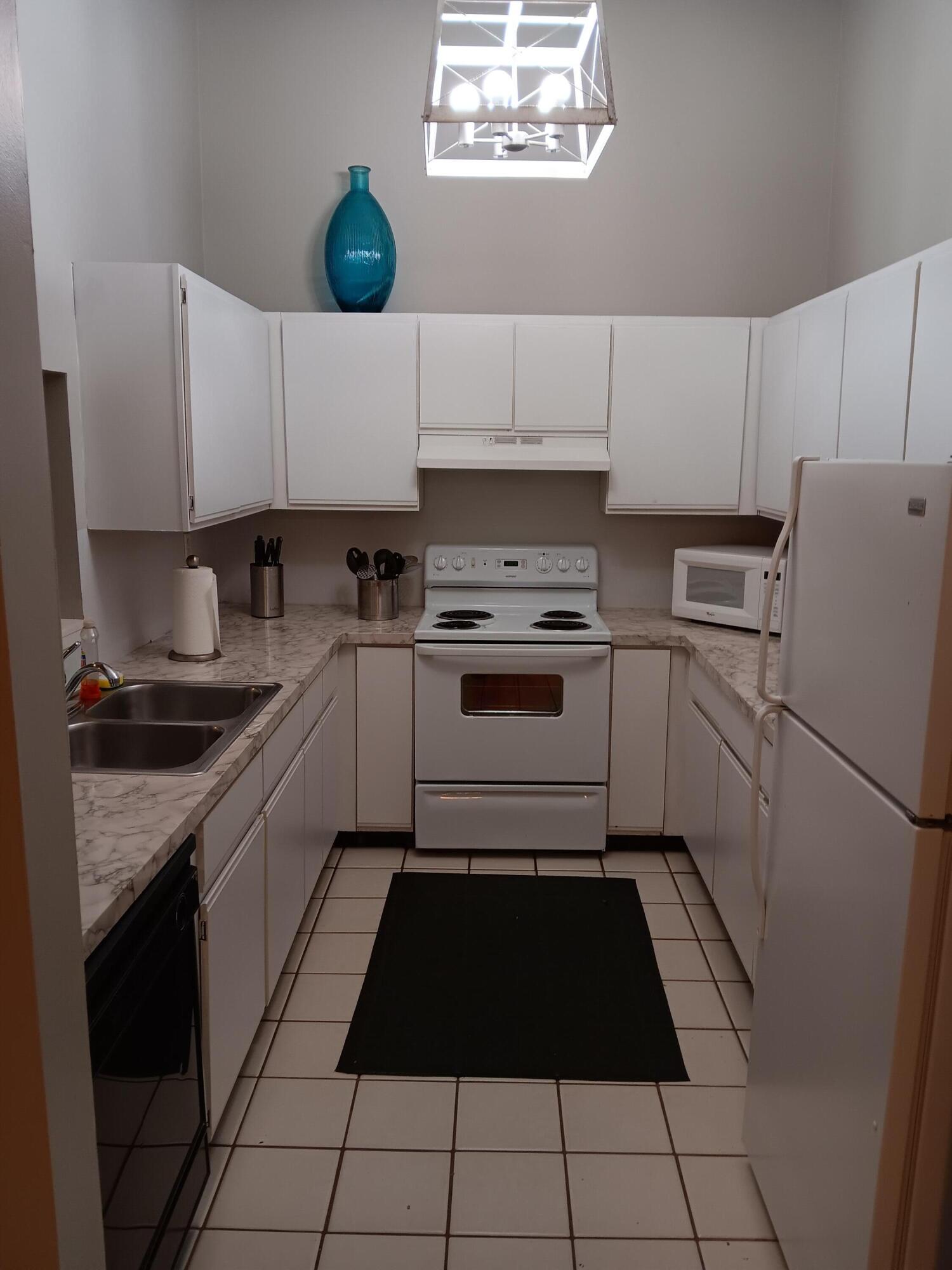 Properties 1507 HAWTHORNE Place