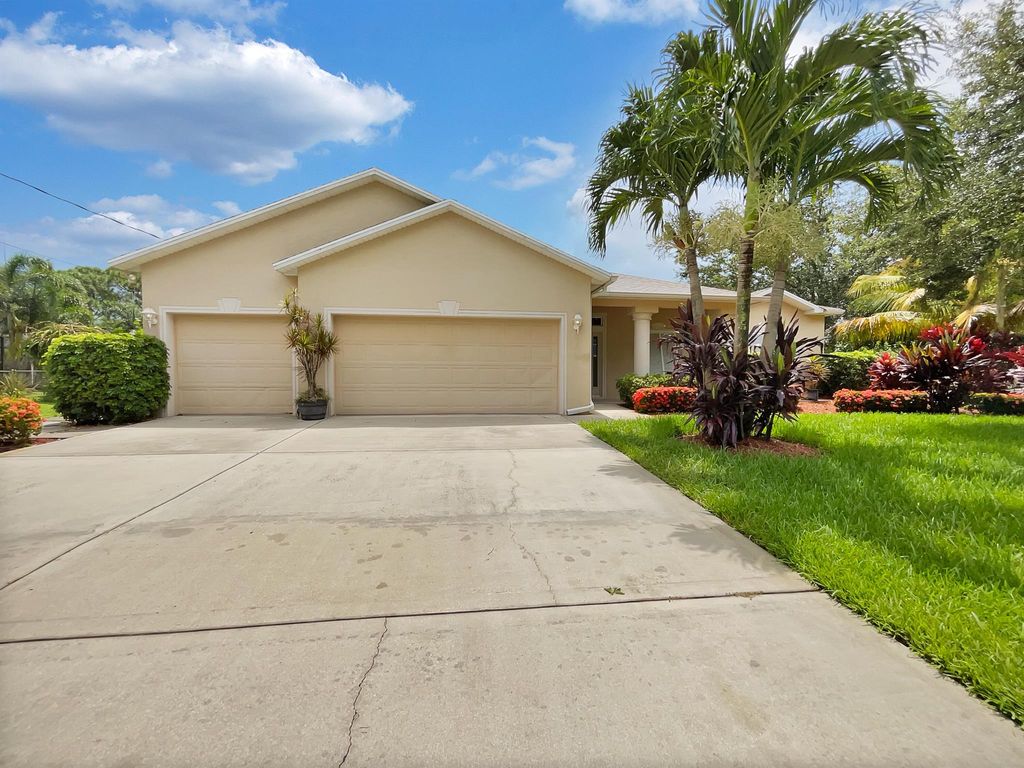 Photo of 249 SW North Wakefield Circle, Port St Lucie, FL 34953 (MLS # R10910045)