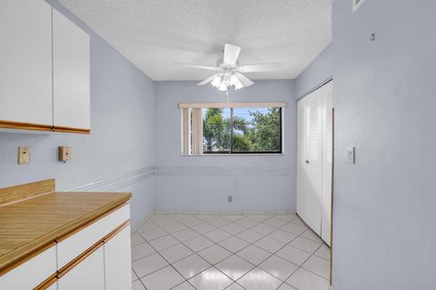 Condominium in Delray Beach FL 15456 Pembridge Drive Dr 20.jpg