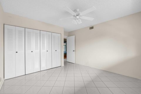 Condominium in Delray Beach FL 15456 Pembridge Drive Dr 25.jpg